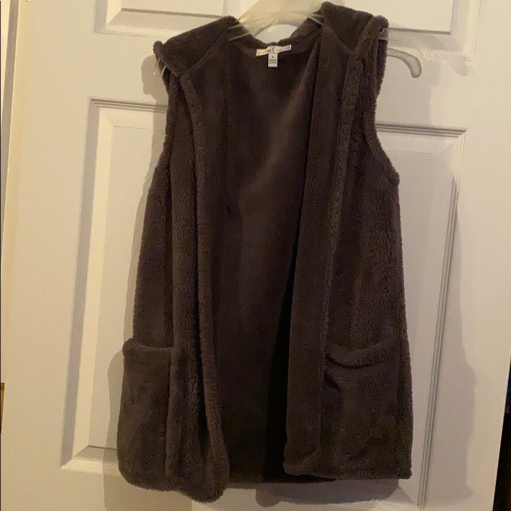 Dark gray vest with hood
